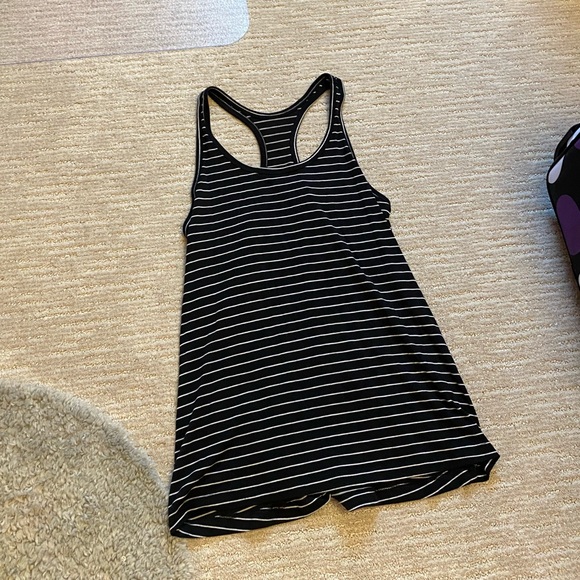 🍒3 for $12 - Old Navy Striped Tank - Picture 1 of 4
